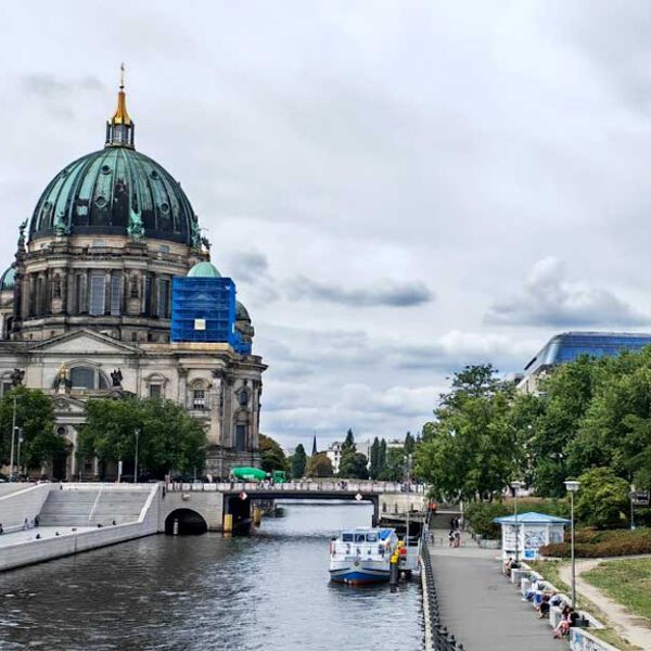Besondere Stadtrundfahrten durch Berlin: Erlebe die Hauptstadt anders